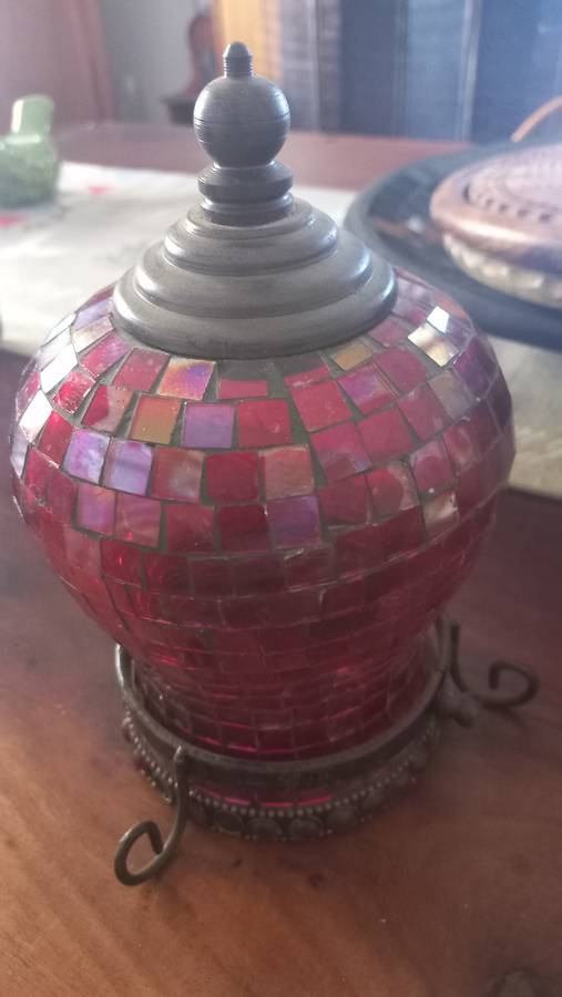 Glass lamp shade red