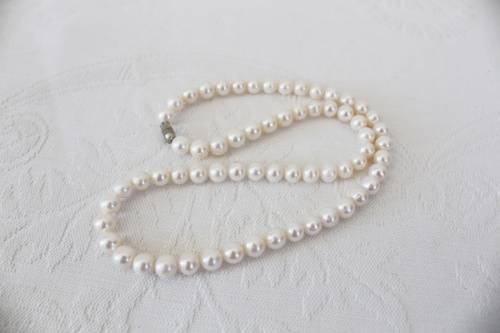 FRESHWATER CULTURED WHITE PEARL BEADED NECKLACE