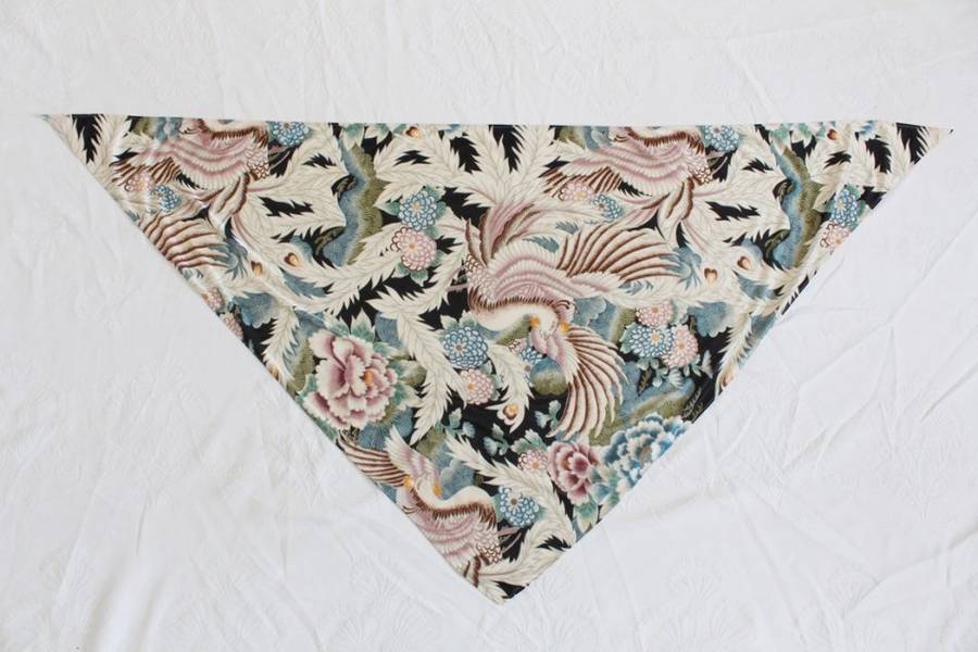 VINTAGE BIRD FLORAL PRINT BLACK WHITE TRIANGLE SCARF