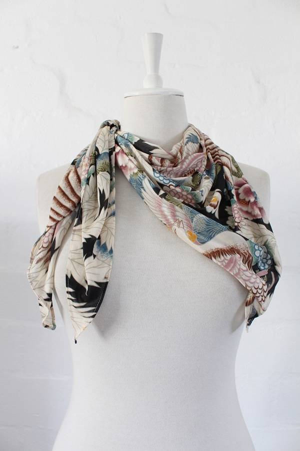VINTAGE BIRD FLORAL PRINT BLACK WHITE TRIANGLE SCARF