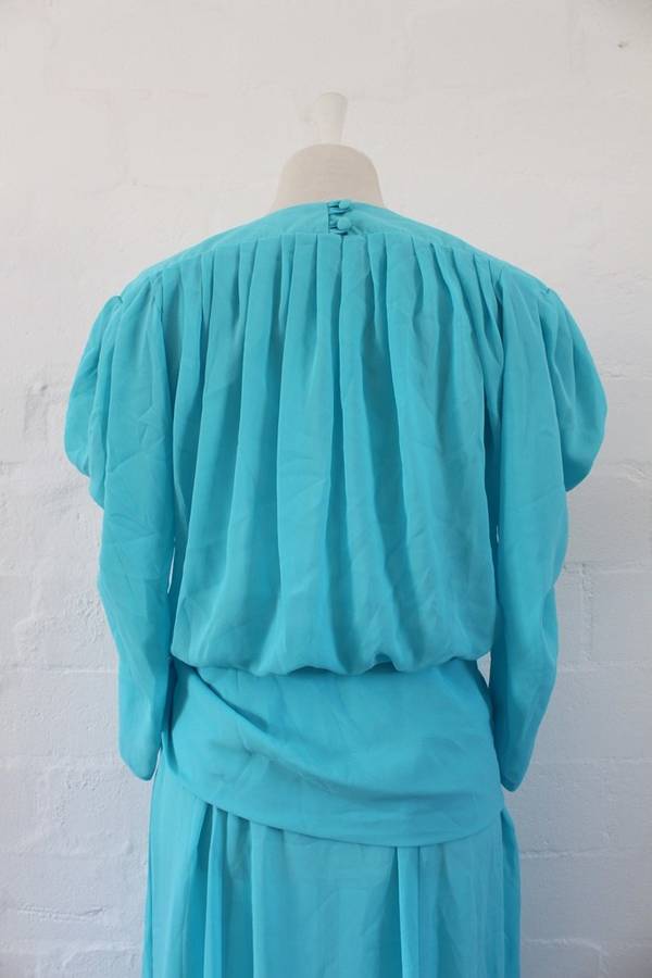 VINTAGE BLUE LONG SLEEVE COCKTAIL FORMAL DRESS - SIZE 10