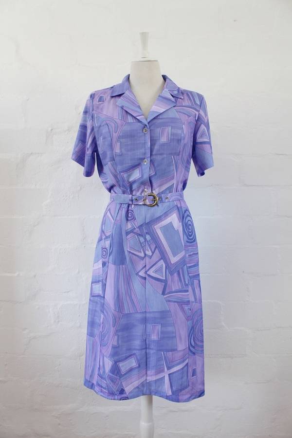 VINTAGE PRINTED PURPLE BELTED DAY DRESS - SIZE 14