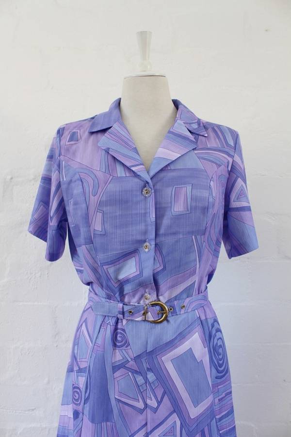 VINTAGE PRINTED PURPLE BELTED DAY DRESS - SIZE 14