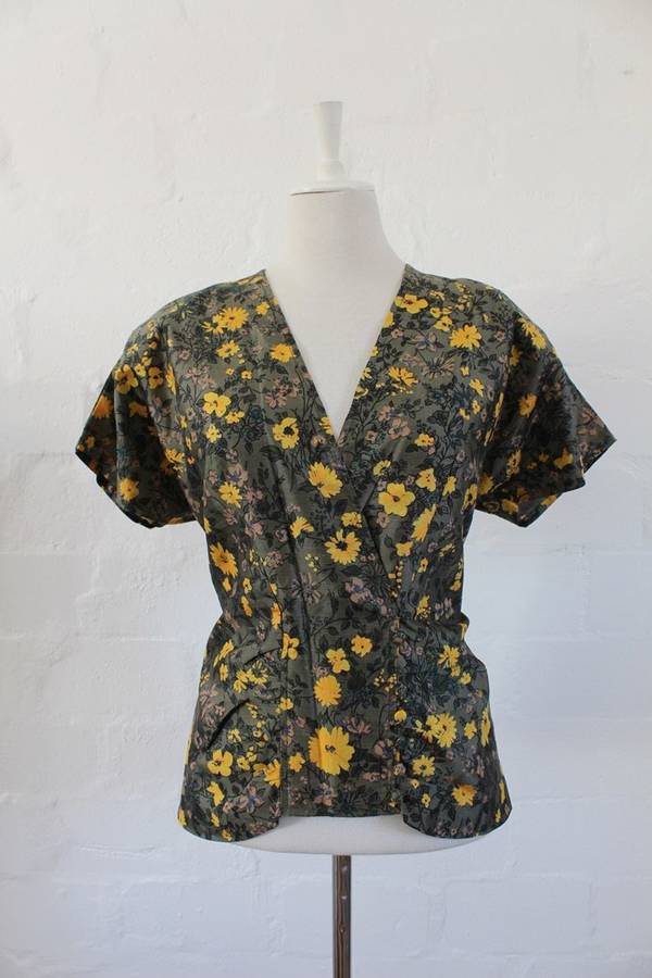100% THAI SILK VINTAGE GREEN YELLOW FLORAL PRINT BLOUSE SHIRT TOP - SIZE 14