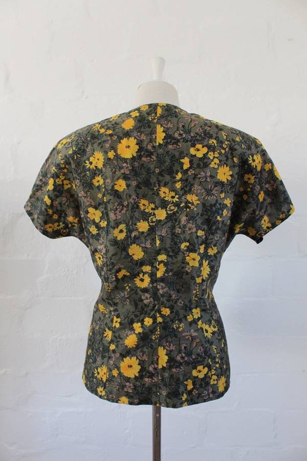 100% THAI SILK VINTAGE GREEN YELLOW FLORAL PRINT BLOUSE SHIRT TOP - SIZE 14