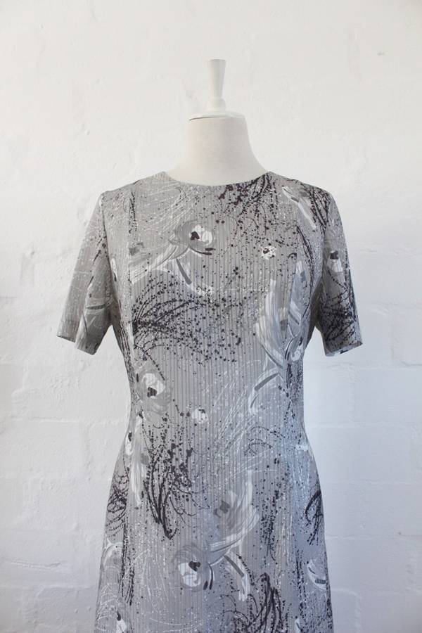 VINTAGE GREY FLORAL PRINTED SHIFT DAY DRESS - SIZE 14