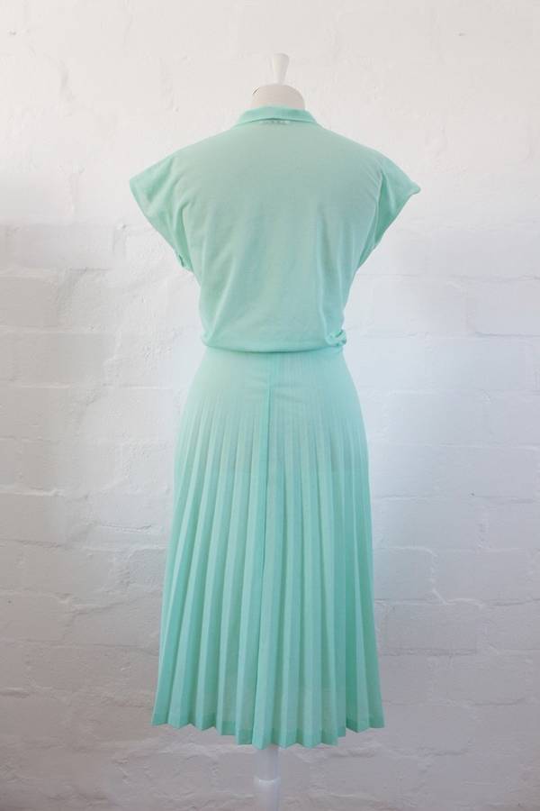 VINTAGE MINT GREEN PUSSYBOW NECK TIE PLEATED DRESS - SIZE 14
