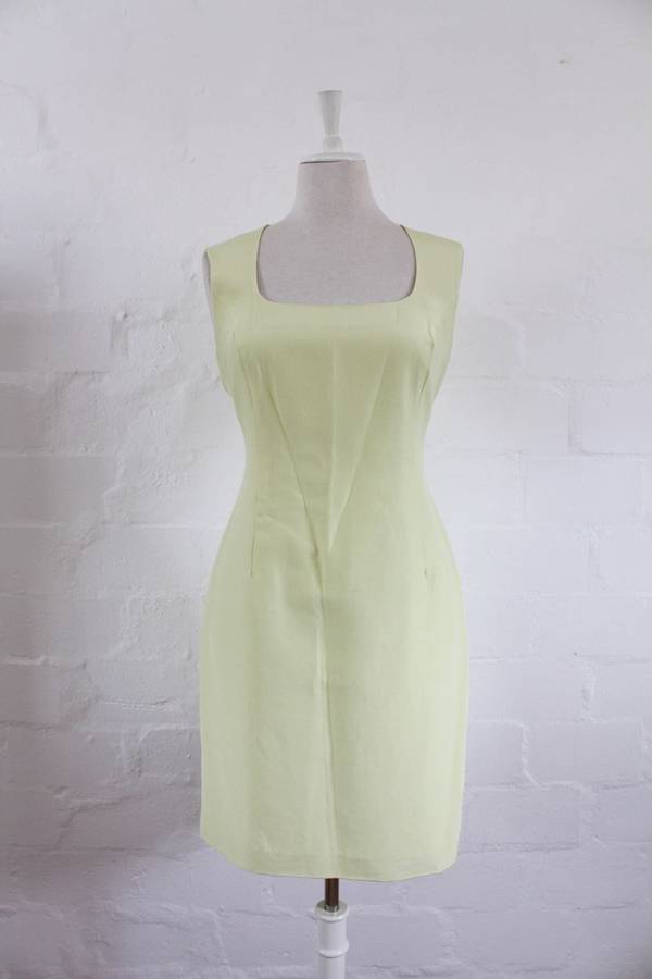 *L.K. BENNETT LONDON* DESIGNER YELLOW FITTED SHIFT DRESS - SIZE 12