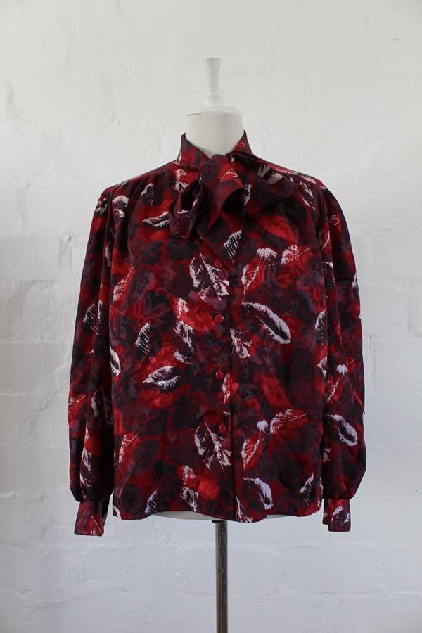 VINTAGE PUSSYBOW NECK TIE BLACK RED FLORAL SHIRT TOP BLOUSE - SIZE 14