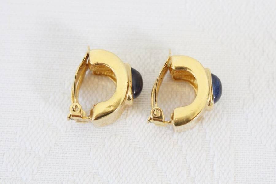 VINTAGE BLUE STONE CHUNKY SEMI-HOOP GOLD PLATED CLIP-ON EARRINGS