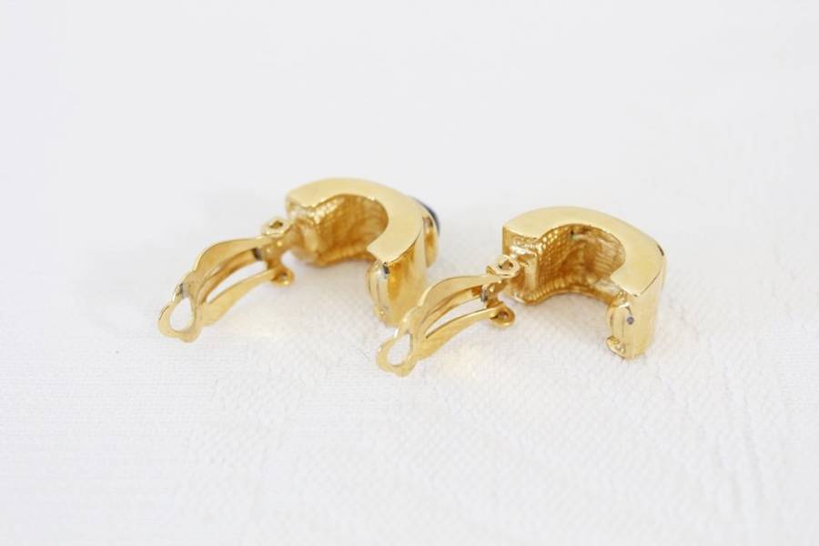VINTAGE BLUE STONE CHUNKY SEMI-HOOP GOLD PLATED CLIP-ON EARRINGS