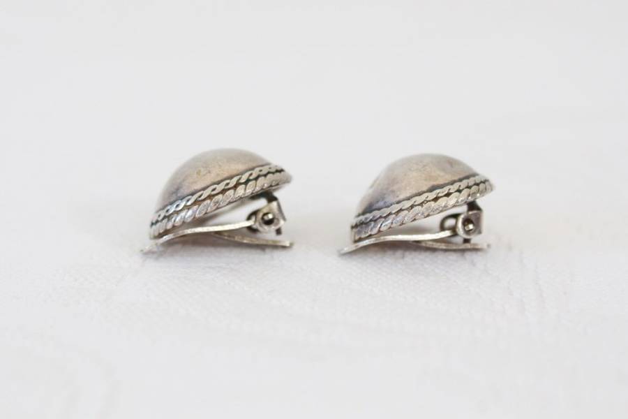 STERLING SILVER VINTAGE ROUND CLIP-ON EARRINGS