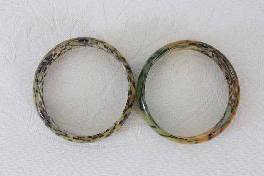 VINTAGE FABRIC PLASTIC GREEN FLORAL BANGLES BRACELETS