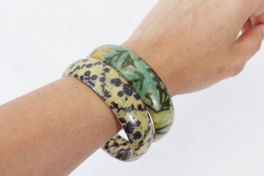 VINTAGE FABRIC PLASTIC GREEN FLORAL BANGLES BRACELETS