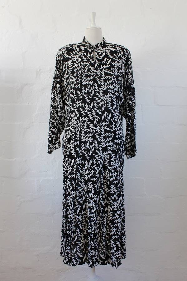 *FLASH SALE - 50% OFF!* *NICOLE MILLER* DESIGNER VINTAGE BLACK WHITE PRINTED DRESS - SIZE 10