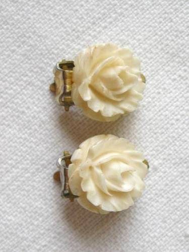 *GENUINE IVORY* VINTAGE ROSE CARVED FLOWER CLIP-ON EARRINGS