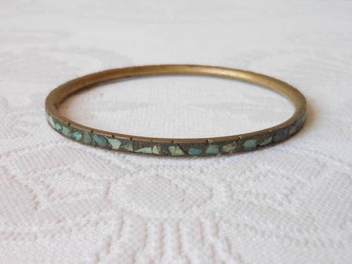 VINTAGE BRASS TURQUOISE STONE INLAY THIN BANGLE BRACELET