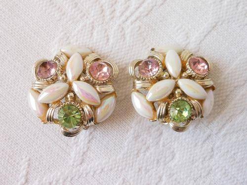 VINTAGE BSK DESIGNER BEADED RHINETONE PINK GREEN LARGE ROUND CLIP-ON EARRINGS