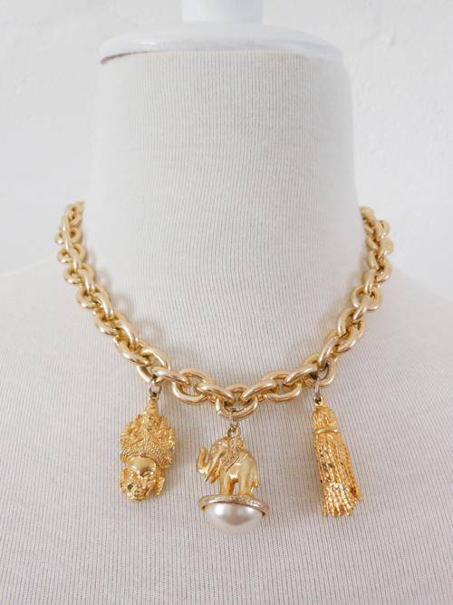 VINTAGE CHUNKY CHAIN CHARM GOLD PLATED ELEPHANT TASSEL NECKLACE