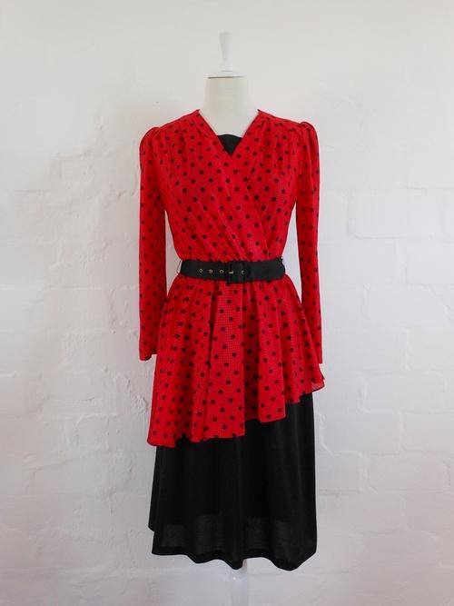 VINTAGE RED BLACK POLKA DOT BELTED PEPLUM LONG SLEEVE COCKTAIL DRESS - SIZE 12