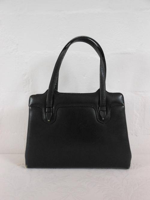 VINTAGE BLACK GENUINE LEATHER GOLD MEDAL POINTER KELLY STYLE BAG HANDBAG