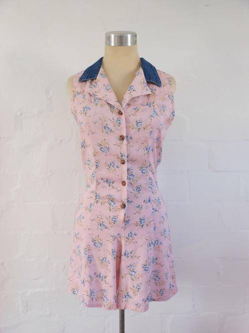 VINTAGE PINK FLORAL PRINT DENIM COLLAR SHORT PLAYSUIT ROMPER ONE PIECE - SIZE 8