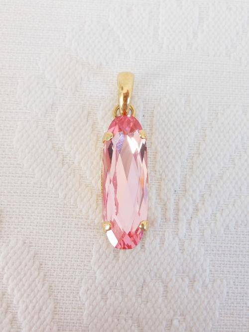 VINTAGE PINK FACETED OVAL STONE CRYSTAL GOLD PLATED PENDANT FOR NECKLACE