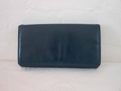 VINTAGE NAVY BLUE GENUINE LEATHER GOLD MEDAL POINTER CLUTCH BAG PURSE