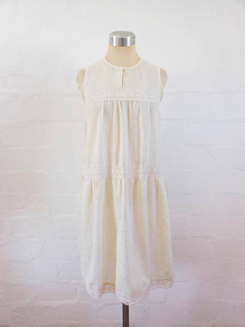 VINTAGE CREAM CROCHET BABYDOLL DAY DRESS - SIZE 8