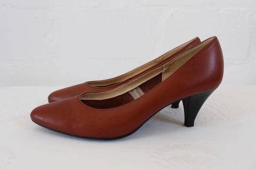 VINTAGE RINALDI GENUINE LEATHER BROWN TAN HEELS SHOES - SIZE 6