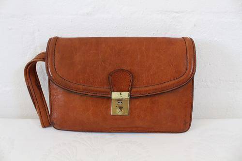 VINTAGE GENUINE LEATHER TAN BROWN CLUTCH WRISTLET BAG - MADE IN ITALY