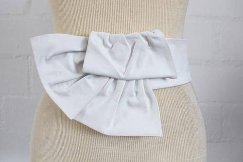 VINTAGE GENUINE LEATHER WHITE WIDE WAIST BELT