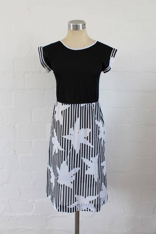 VINTAGE BLACK WHITE STRIPED DAY DRESS - SIZE 8
