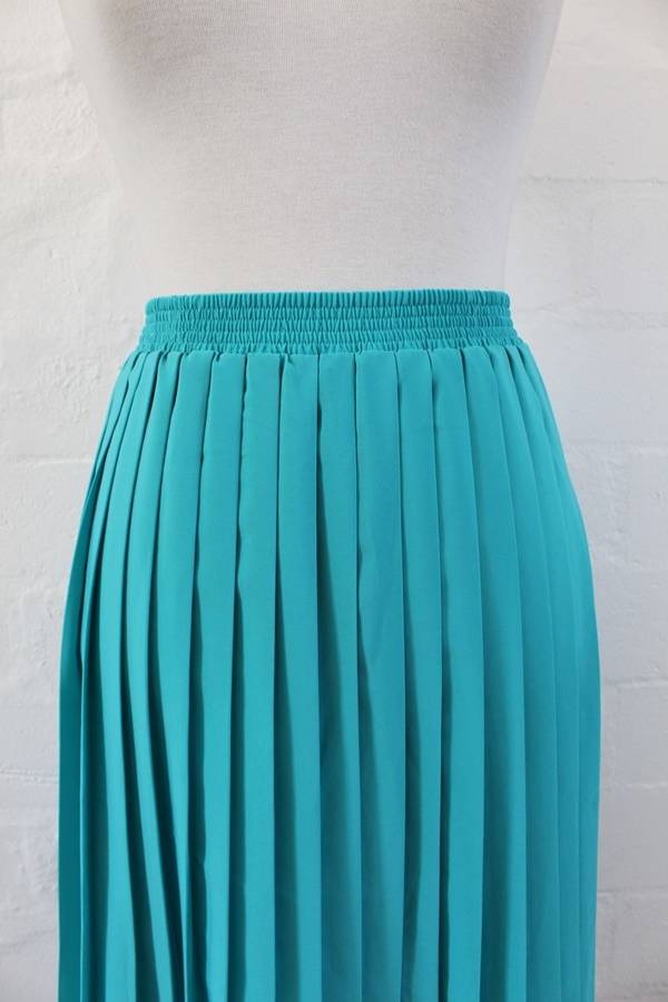 VINTAGE PLEATED BLUE TURQUOISE SKIRT - SIZE 12