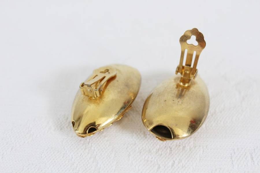 VINTAGE GOLD PLATED CHUNKY FILIGREE CLIP-ON EARRINGS
