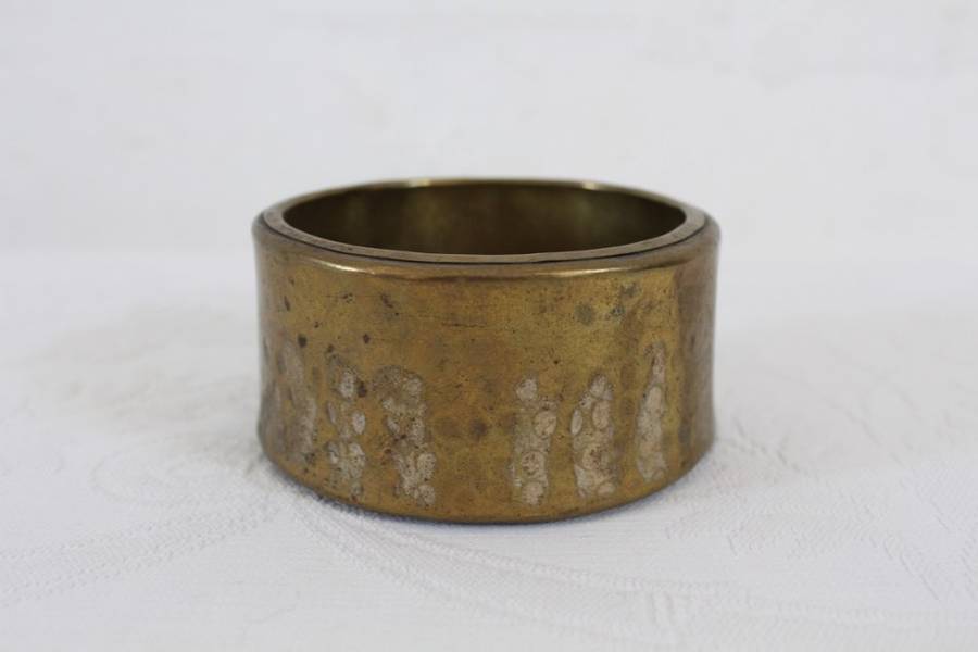VINTAGE BRASS CHUNKY HAMMERED BANGLE BRACELET