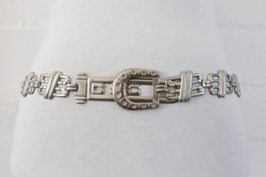 VINTAGE SILVER TONE METAL CHAIN COSTUME BELT