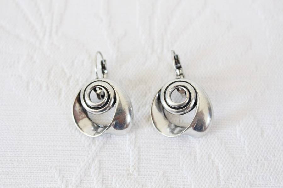 SILVER TONE DROP DANGLE PIERCED EARRINGS