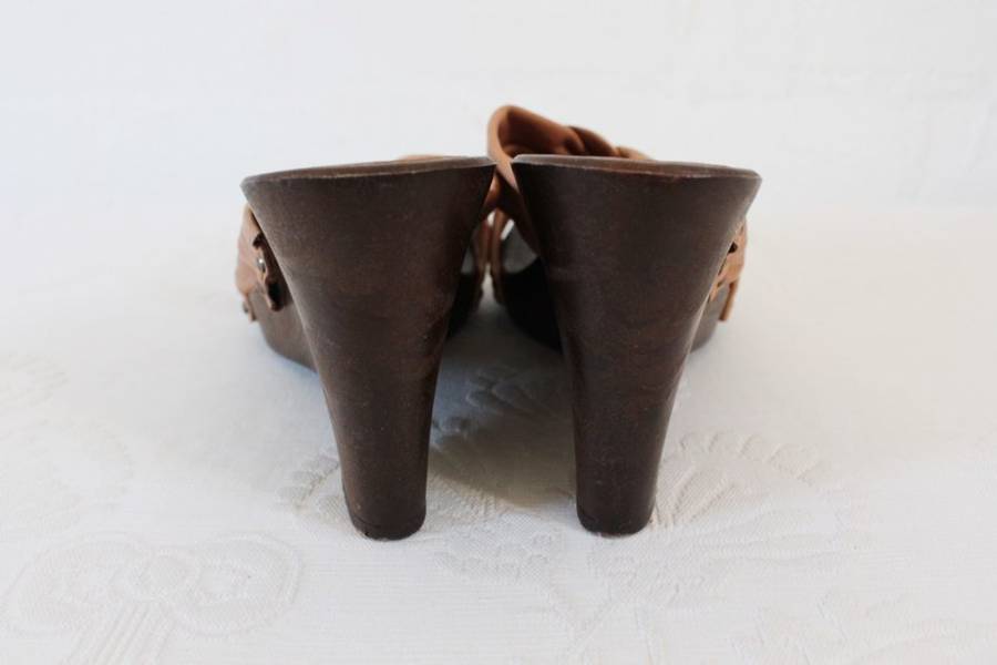 CARVELA GENUINE LEATHER BROWN TAN WEDGE HEELS SHOES - SIZE 6