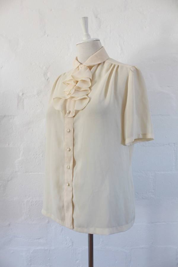 VINTAGE CREAM RUFFLED SHORT SLEEVE BLOUSE SHIRT TOP - SIZE 10