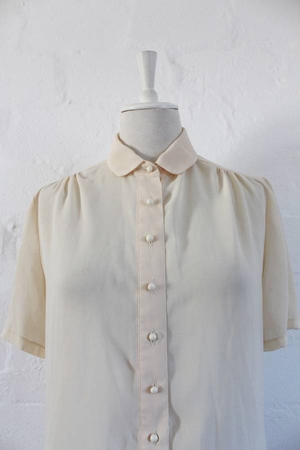 VINTAGE CREAM RUFFLED SHORT SLEEVE BLOUSE SHIRT TOP - SIZE 10