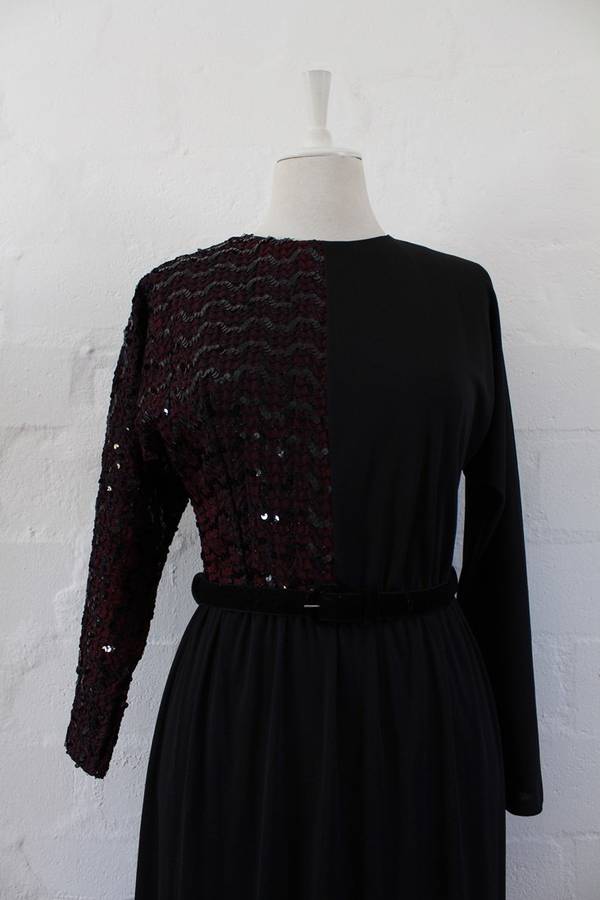 VINTAGE BLACK SEQUINED LONG SLEEVE MAXI FULL LENGTH EVENING DRESS - SIZE 8
