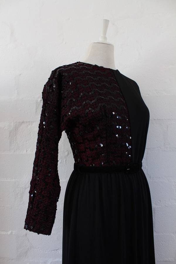 VINTAGE BLACK SEQUINED LONG SLEEVE MAXI FULL LENGTH EVENING DRESS - SIZE 8