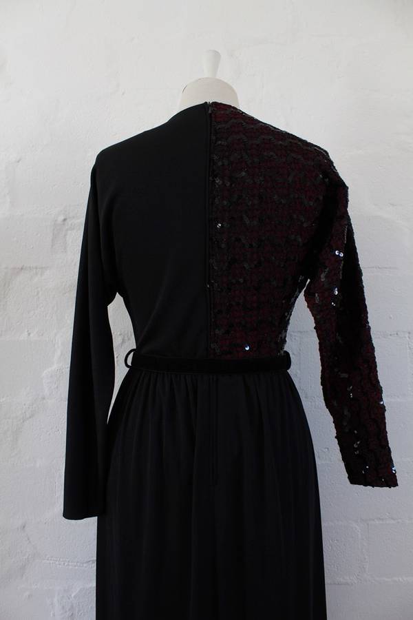 VINTAGE BLACK SEQUINED LONG SLEEVE MAXI FULL LENGTH EVENING DRESS - SIZE 8