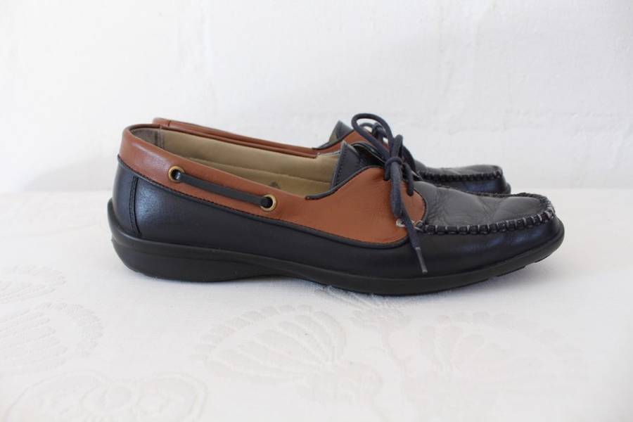 GENUINE LEATHER NAVY TAN HOTTER MOCCASINS SHOES - SIZE 5.5