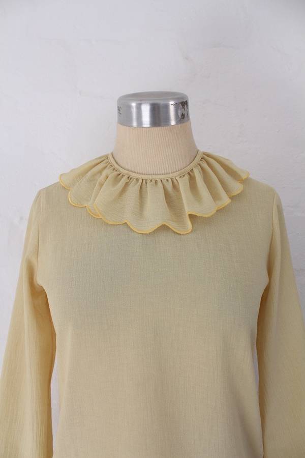 VINTAGE YELLOW RUFFLE COLLAR LONG SLEEVE SHIRT BLOUSE TOP - SIZE 6