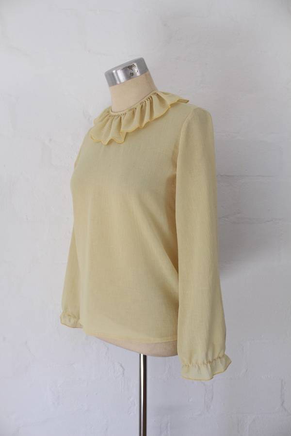 VINTAGE YELLOW RUFFLE COLLAR LONG SLEEVE SHIRT BLOUSE TOP - SIZE 6