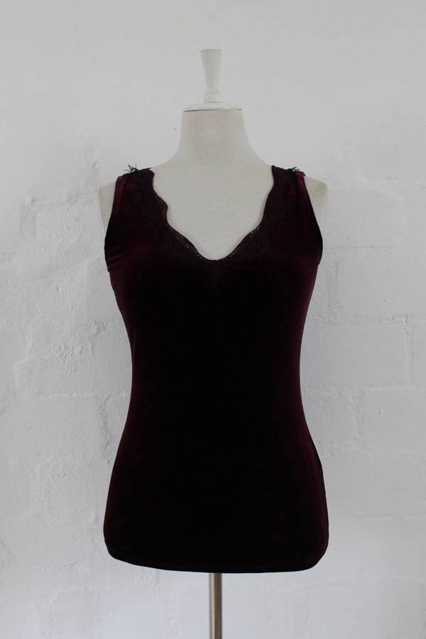 VINTAGE STYLE MAROON VELVET LACE SLEEVELESS TOP - SIZE 8