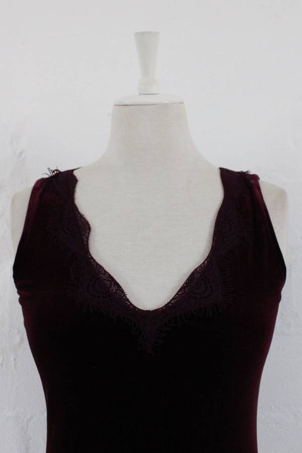 VINTAGE STYLE MAROON VELVET LACE SLEEVELESS TOP - SIZE 8