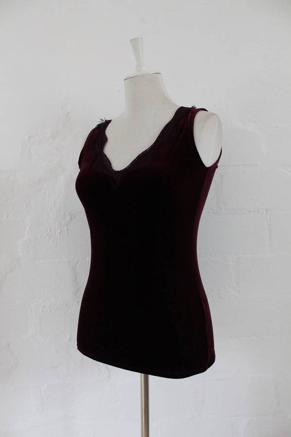 VINTAGE STYLE MAROON VELVET LACE SLEEVELESS TOP - SIZE 8